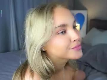 Photos of lipswithsmileonthem from Chaturbate is Freechat