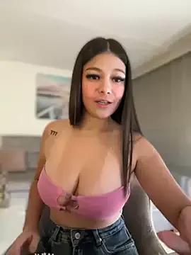 Photos of Alyshanon18 from StripChat is Freechat