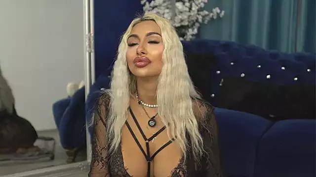 Photos of GoldenAmber from StripChat is Freechat