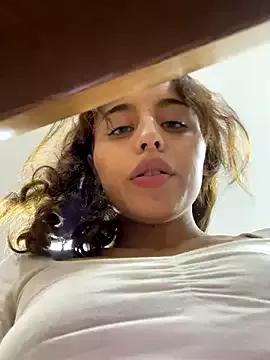 Photos of Katee_Jones from StripChat is Freechat