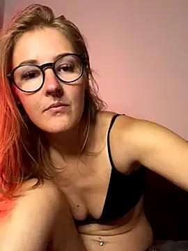 Photos of LauraLuxxx from StripChat is Freechat