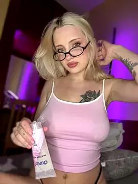 Photos of Melissa_cum from StripChat is Freechat