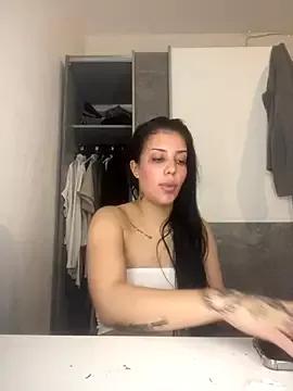 Photos of YoungZoey from StripChat is Freechat