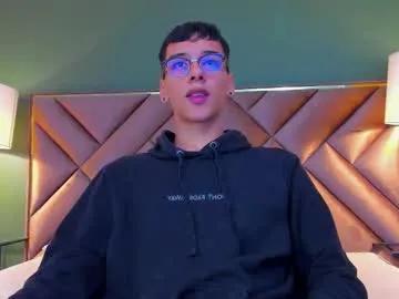 aiden_royce — FULL NAKED [4 tokens left] #18 #feet #twink #bigdick #latino