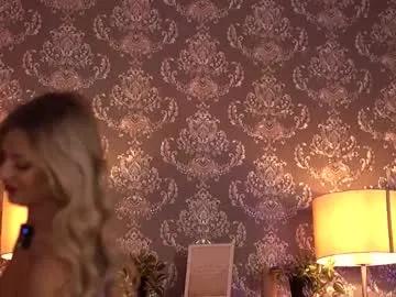 almavelia on Chaturbate 