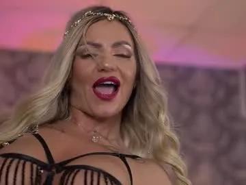 almavelia on Chaturbate 