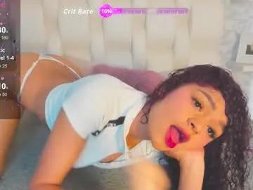 ashly_leee — GOAL: fingering pussy + rub clit  [70 tokens remaining] `m back my perviesI  #bigass #anal #latina  #daddy #squirt