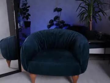 clara_bendover — Welcome and let's have fun - Goal: Put lotion on my naked body #petite #braces #smalltits #feet #heels