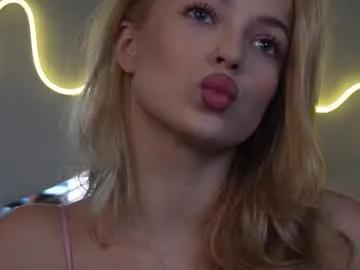 kelly_peachpiee on Chaturbate 