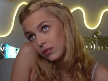 kelly_peachpiee on Chaturbate 