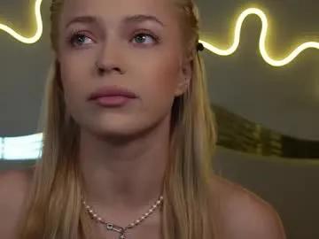 kelly_peachpiee on Chaturbate 