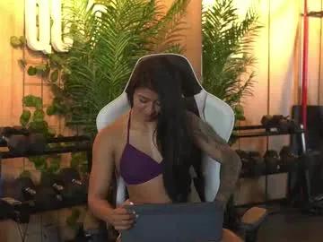 kim_beckett — #fit #smile #muscle #smalltits #ebony [1626 tokens remaining]