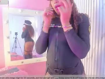 missdionne__curly on Chaturbate 