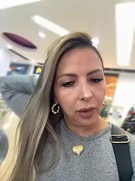 _Abril-Office1 — Ocean squirt in the mall