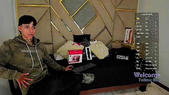 AmberAdams_ — Naked + twerking 