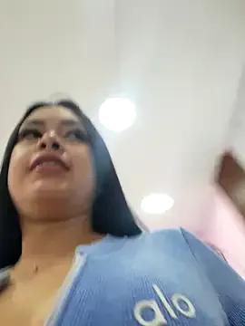 CrisMarulanda — Kiss another girl