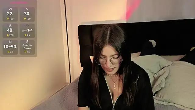 Elecktra_sweet — I make my big breasts bounce