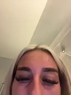 EllieMaeBaby on StripChat 