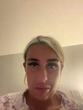 EllieMaeBaby on StripChat 