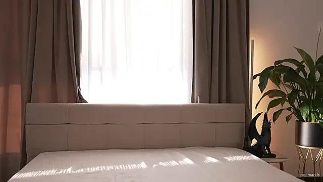 Faster_maci — show tits