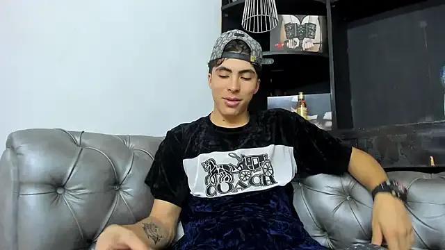 HeellBoy_ on StripChat 