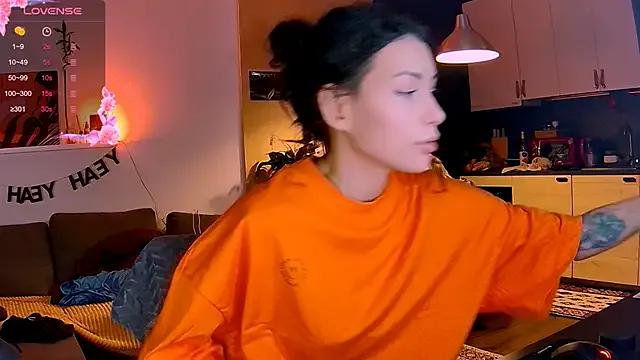 KatiKate — shaking my ass