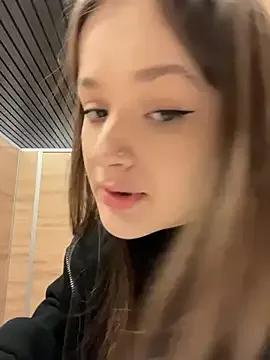 KittyQueeny on StripChat 