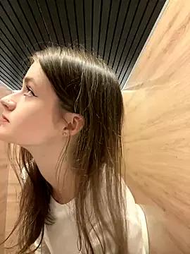 KittyQueeny on StripChat 