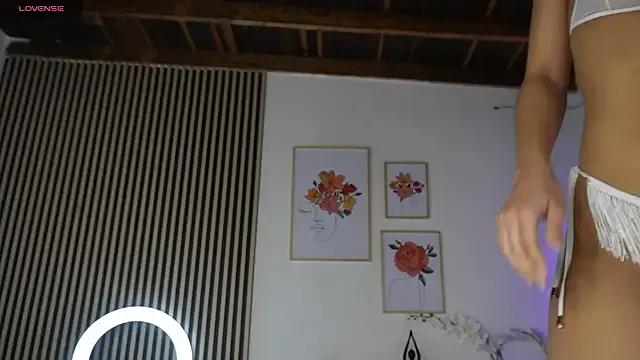 LillyDolls23 on StripChat 