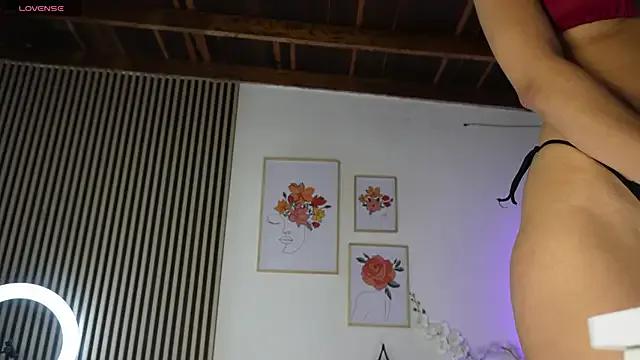 LillyDolls23 on StripChat 