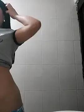 LunaJacobs — Desnuda y en 4