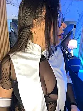 LylaLee111 on StripChat 