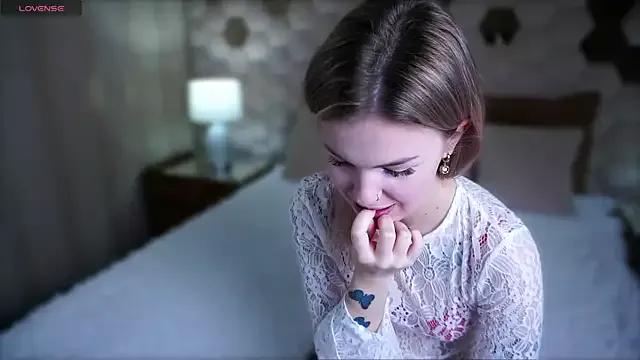 Naomi_Secret — dildo in pussy