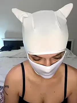 Nikki_Hoee — Flash chatte 