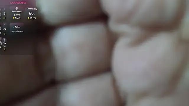 Penelope_Pinky — Tear my tights