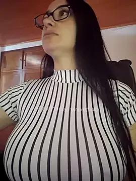 preetypeach on StripChat 