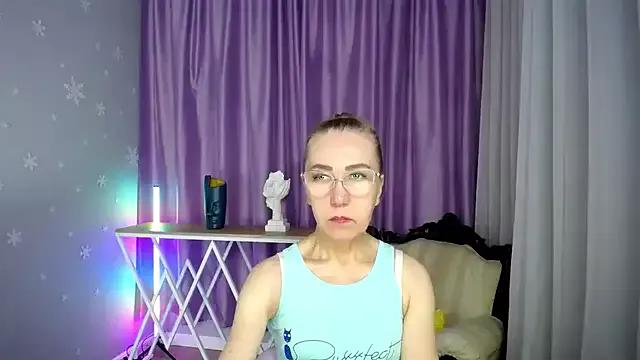 queen_a_n_i on StripChat 