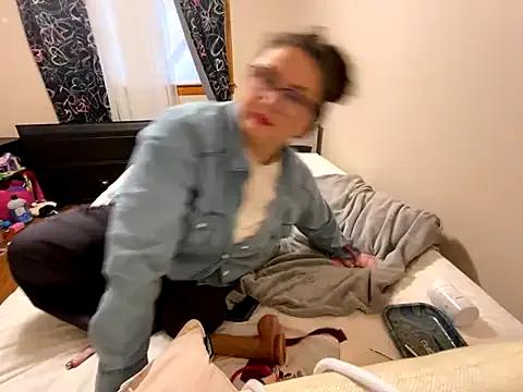 SquirtlegirlygirlmM — Fuck sweet ass 5min thick purple dildo