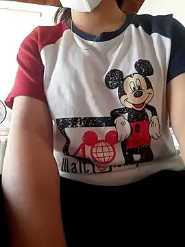 Zun_121 — Spraying fruit juice in public places